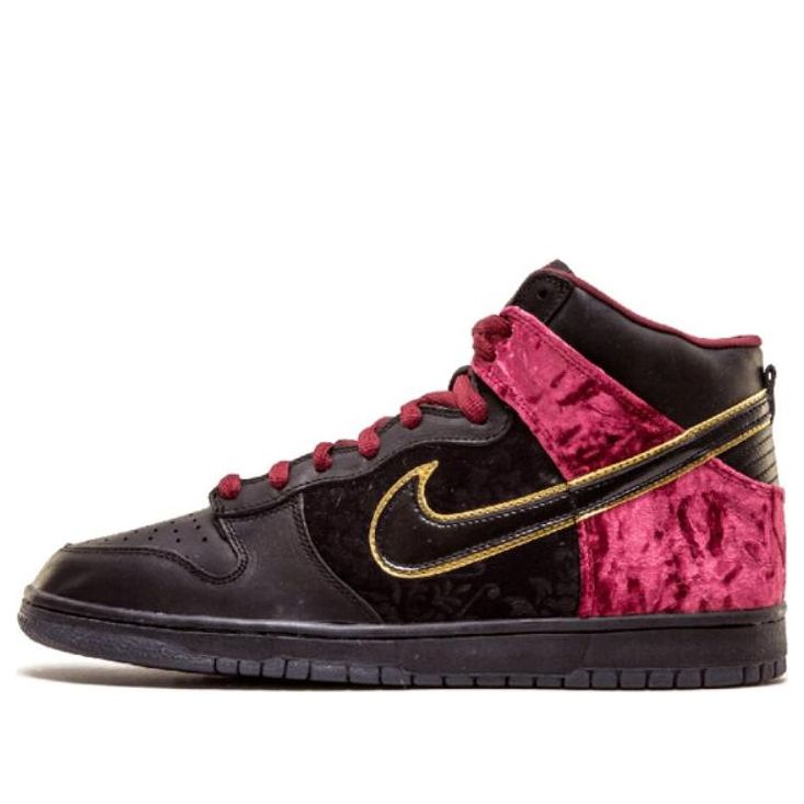 Nike Dunk High Premium SB 'Bloody Sunday'  313171-005 Signature Shoe